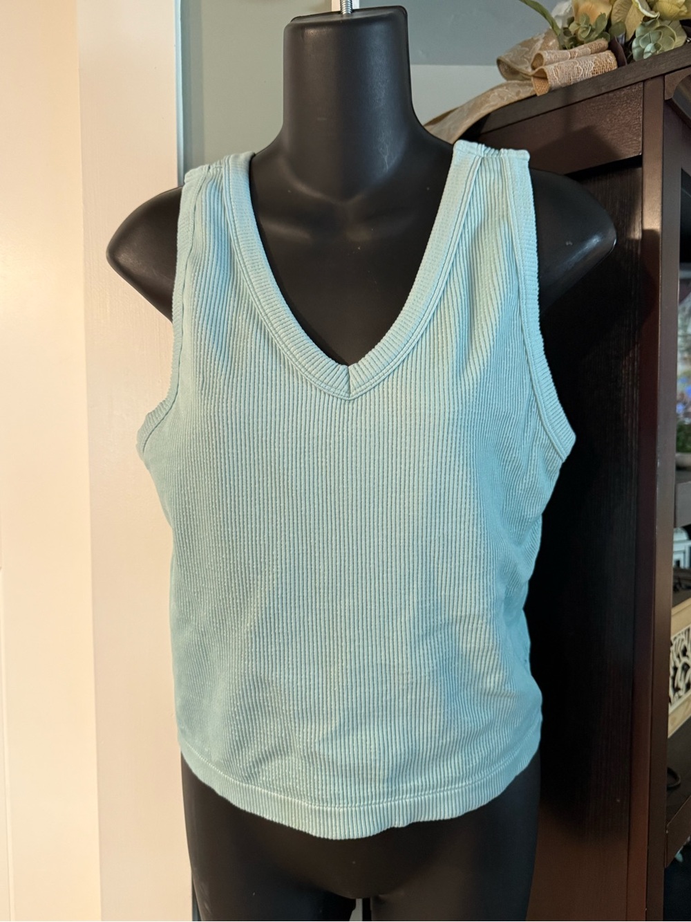 4/$16 Old Navy Light Blue Ribbed V-Neck Tank